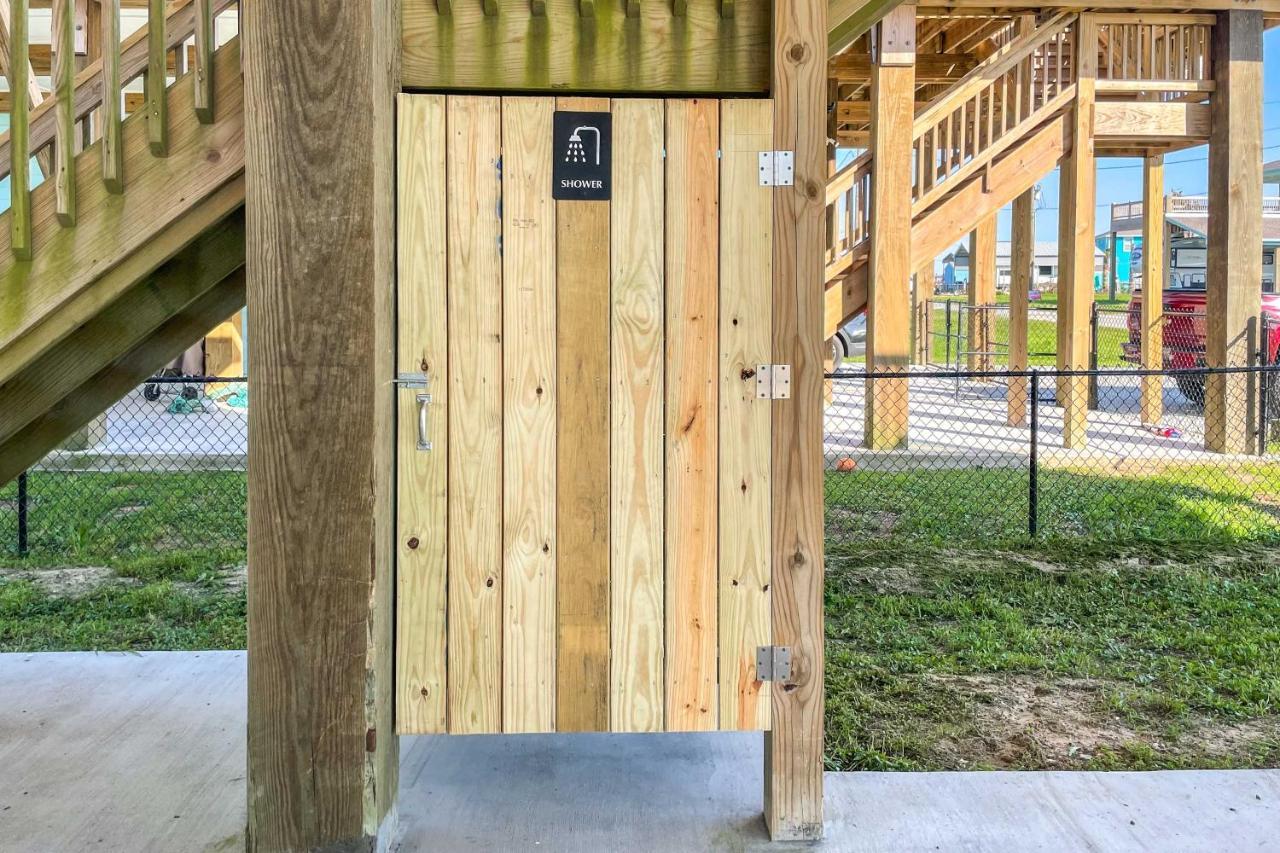 Chic Crystal Beach Escape With Deck - Walk To Beach! Bolivar Peninsula Exterior foto