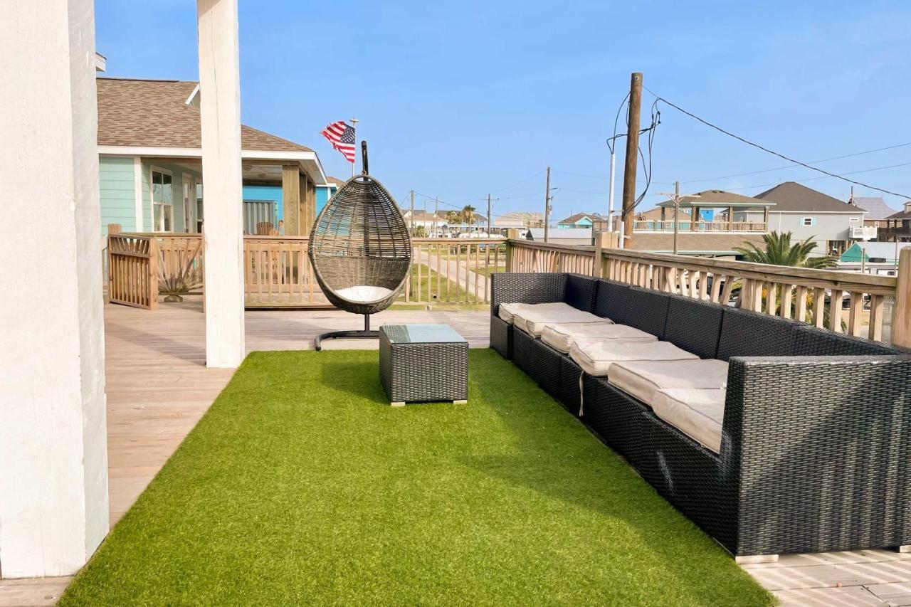 Chic Crystal Beach Escape With Deck - Walk To Beach! Bolivar Peninsula Exterior foto